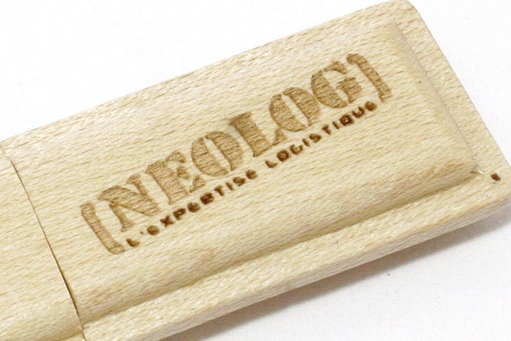 Gravure sur cle usb Bois